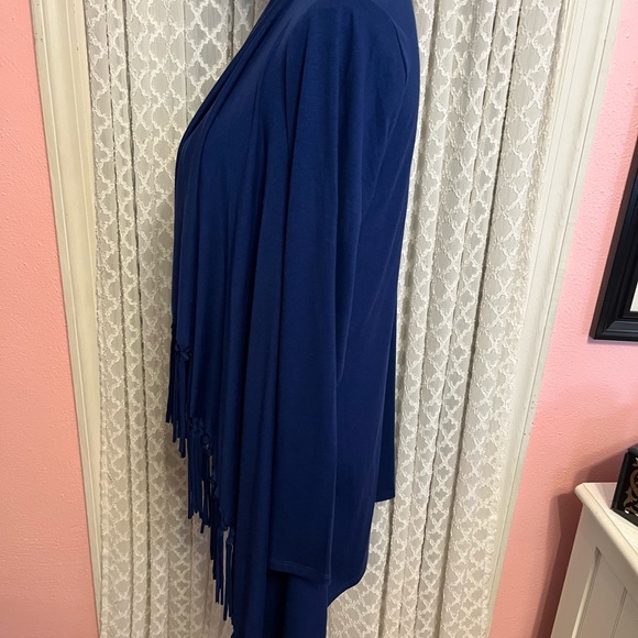 Sweater - Picture 4 of 9